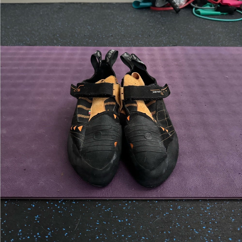 Scarpa Instinct VS climbing shoes